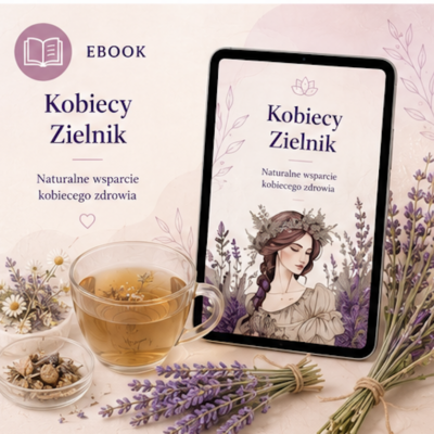 tablet a wokół niego gałązki lawendy i filiżanka z herbatą